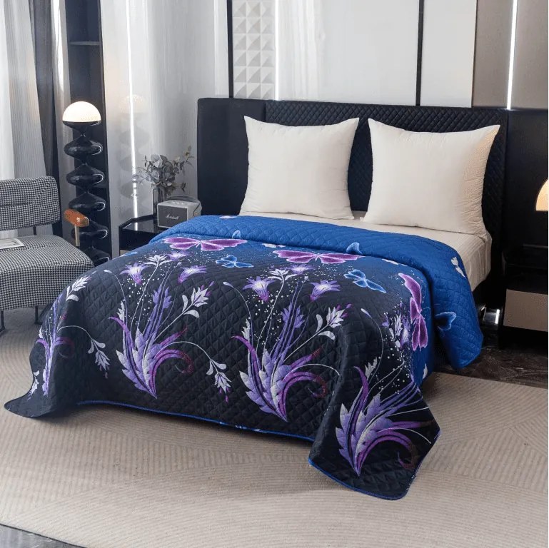 Cuvertura de pat VIOLET BUTTERFLY, albastru inchis Dimensiune: 170 x 210 cm