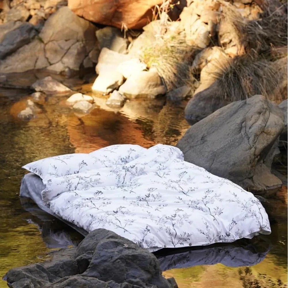 Lenjerie de pat albă-gri din bumbac ranforcé pentru pat de o persoană 140x200 cm White Floral – Mila Home Luxury