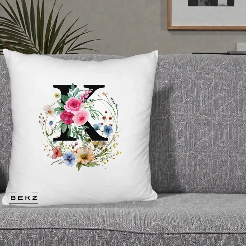Cadou Personalizat - Perna Personalizata Monogram Litera K cu Flori Acuarela, 40x40 cm, Alb Pufos, Husa Detasabila, Perna Inclusa, BEKZ®