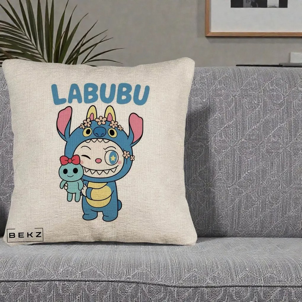 Perna Personalizata Labubu x Stitch cu Flori, 40x40 cm, Bej Canapea, Husa Detasabila, Perna Inclusa, BEKZ®