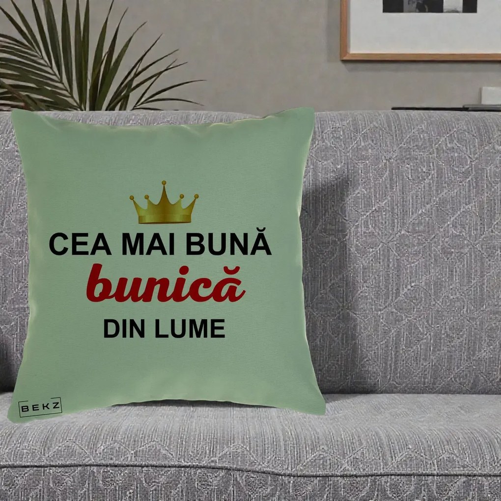 Cadou pentru Bunica - Perna Personalizata Cea Mai Buna Bunica Din Lume Coroana Aurie, 40x40 cm, Verde, Husa Detasabila, Perna Inclusa, BEKZ®