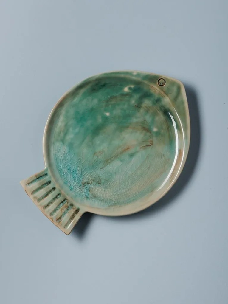 Farfurie verde, din ceramica, in forma de peste, Varia