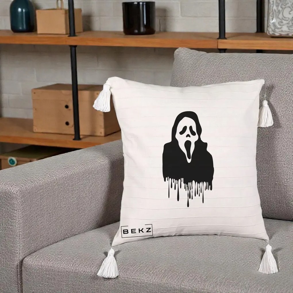 Perna Personalizata Halloween Ghostface Scream Picurand, 40x40 cm, Bej cu Franjuri, Husa Detasabila, Perna Inclusa, BEKZ®