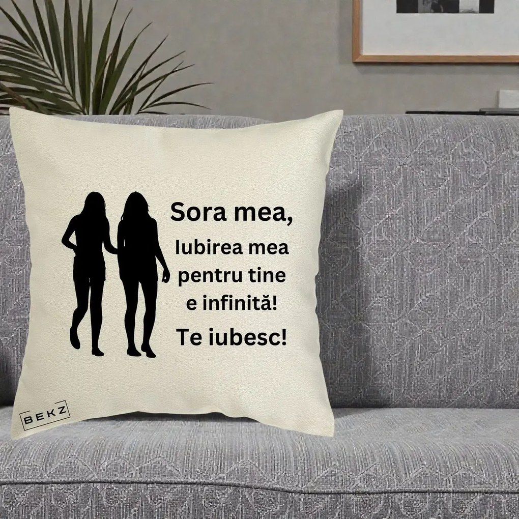 Cadou pentru Sora - Perna Personalizata Sora Mea Te Iubesc Siluete Negre Tinand Maini, 40x40 cm, Ecru, Husa Detasabila, Perna Inclusa, BEKZ®