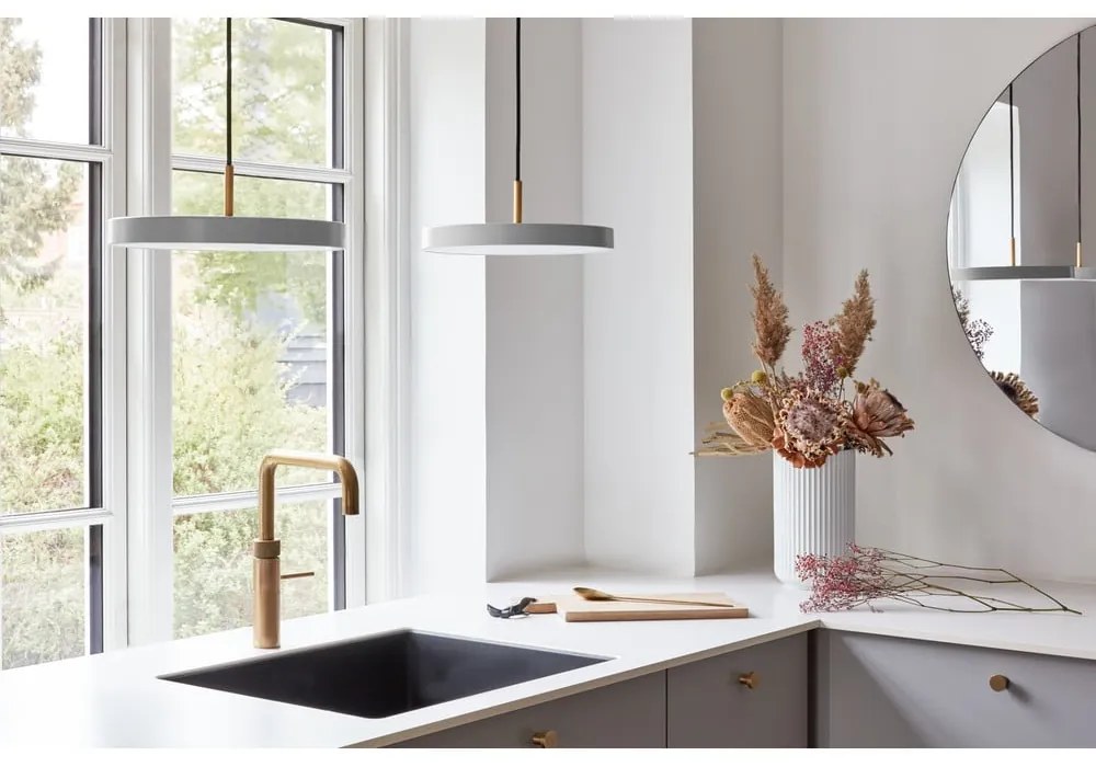 Lustră gri deschis LED cu abajur din metal ø 31 cm Asteria Mini – UMAGE