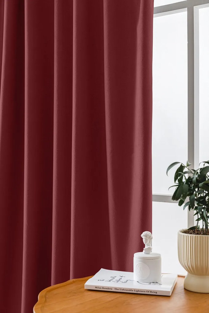 Draperie opaca visiniu VELVET 135x250 cm Sistem de agatare: Rejansa