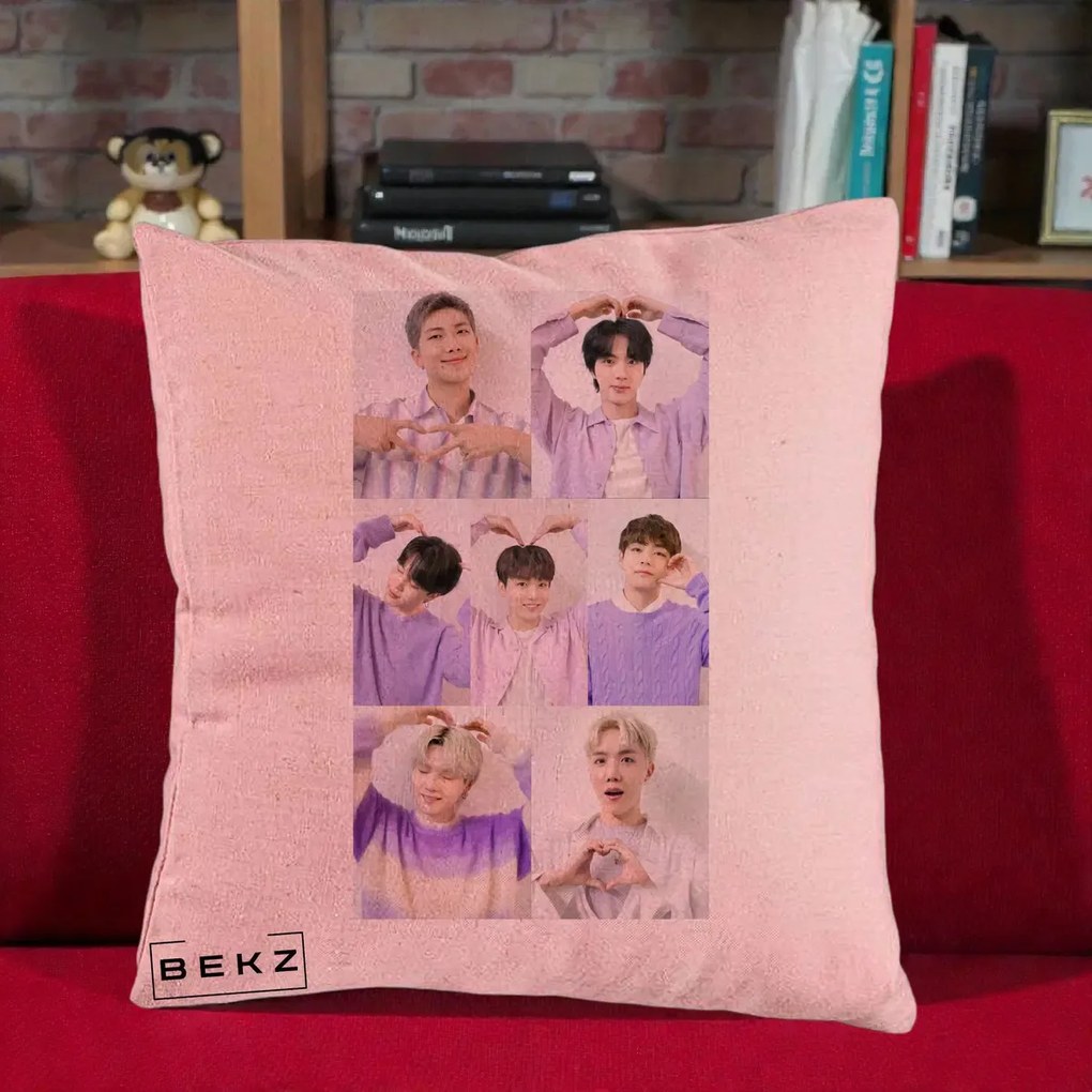 Perna Personalizata K-pop BTS Colaj 7 Portrete cu Inimi Lila, 40x40 cm, Roz, Husa Detasabila, Perna Inclusa, BEKZ®