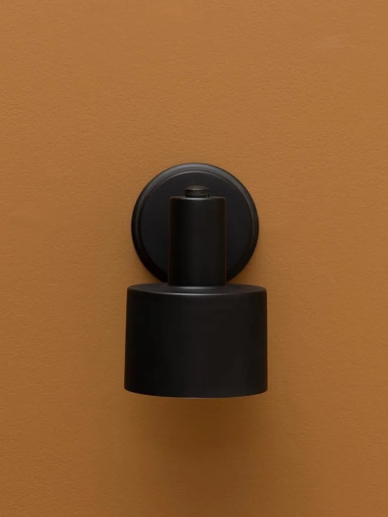 Aplică de perete din metal negru, formă cilindrică, finisaj mat, 20 × 17 × 11 cm, „Spot Black Edition"
