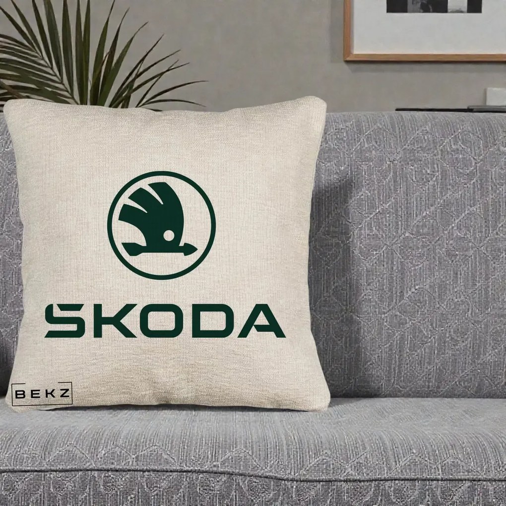 Perna Personalizata cu emblema Skoda, 40x40 cm, Bej Canapea, Husa Detasabila, Perna Inclusa, BEKZ®