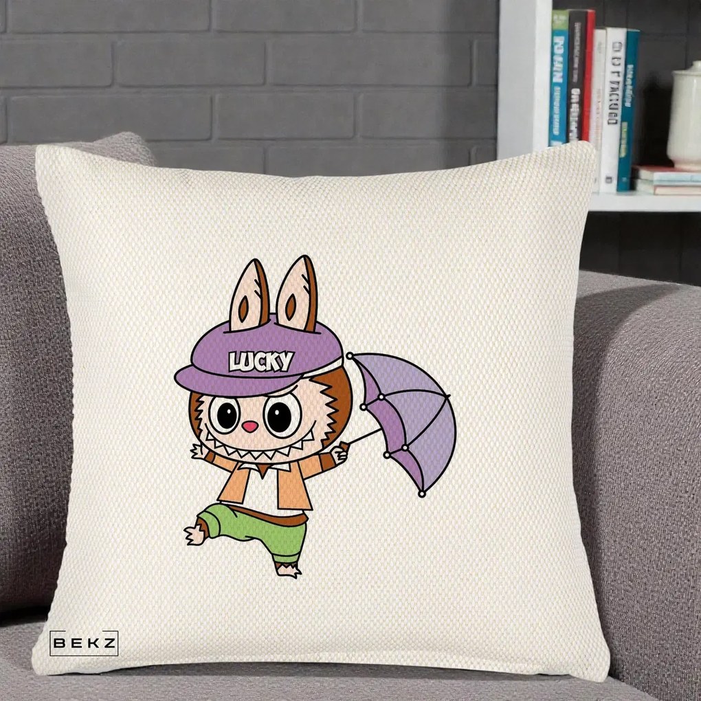 Perna Personalizata Labubu Lucky cu Umbrela, 40x40 cm, Crem Reliefat, Husa Detasabila, Perna Inclusa, BEKZ®