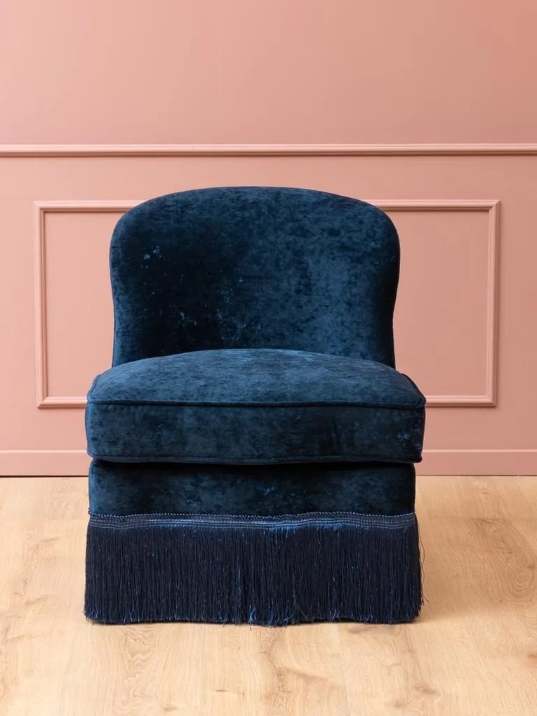 Fotoliu din catifea albastru închis, formă rotunjită, cu franjuri decorativi, 73×78×64 cm, „Costanza"