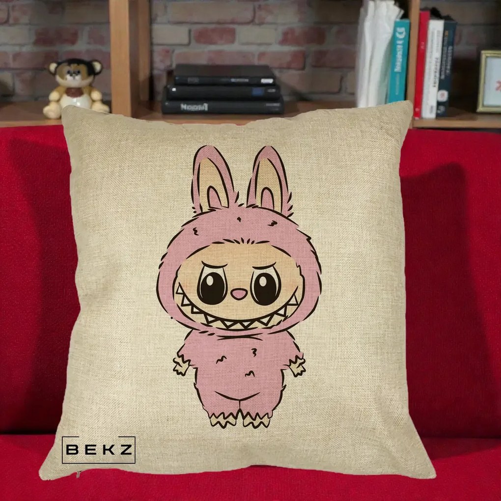 Perna Personalizata Labubu Mov Pastel, 40x40 cm, Crem, Husa Detasabila, Perna Inclusa, BEKZ®