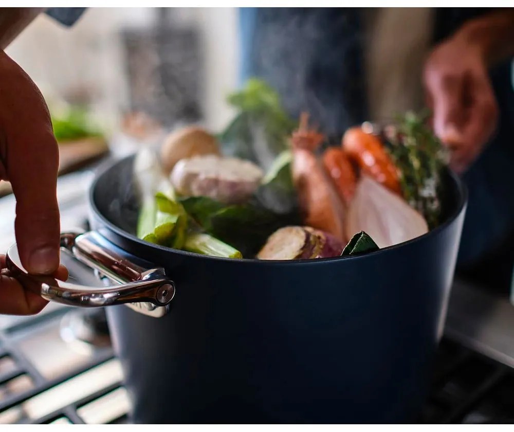 Oală cu capac/cu suprafață ceramică adecvată pentru plita cu inducție Space – Joseph Joseph