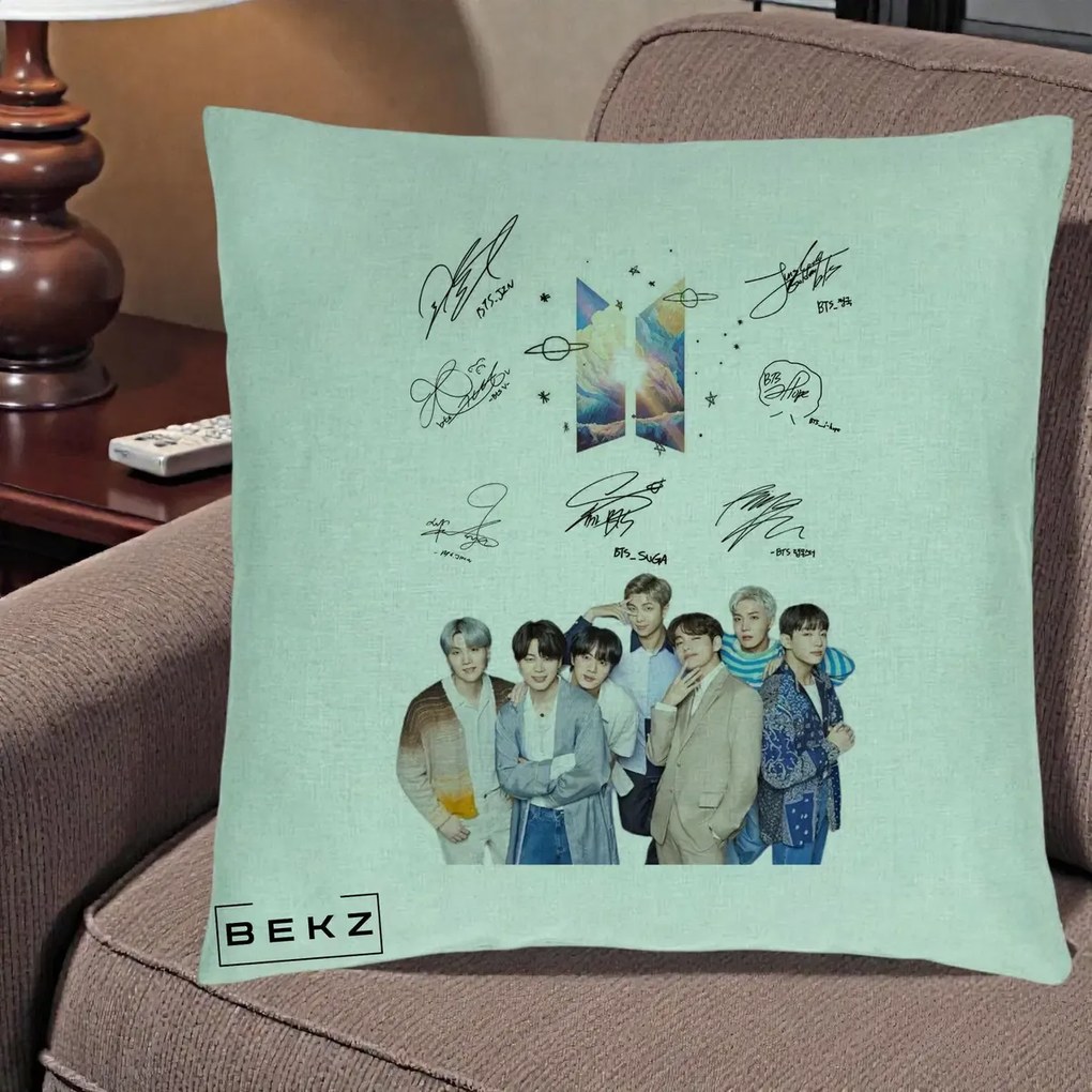 Perna Personalizata K-pop BTS Autografe Toti Membrii Fotografie, 40x40 cm, Verde Menta, Husa Detasabila, Perna Inclusa, BEKZ®