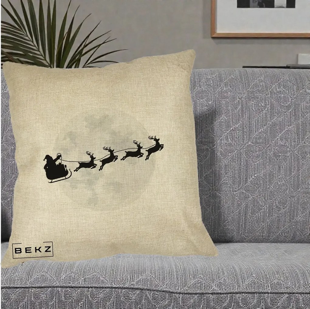 Perna Decorativa Mos Craciun Sanie Luna, 40x40 cm, Crem, Husa Detasabila, Perna Inclusa, BEKZ®