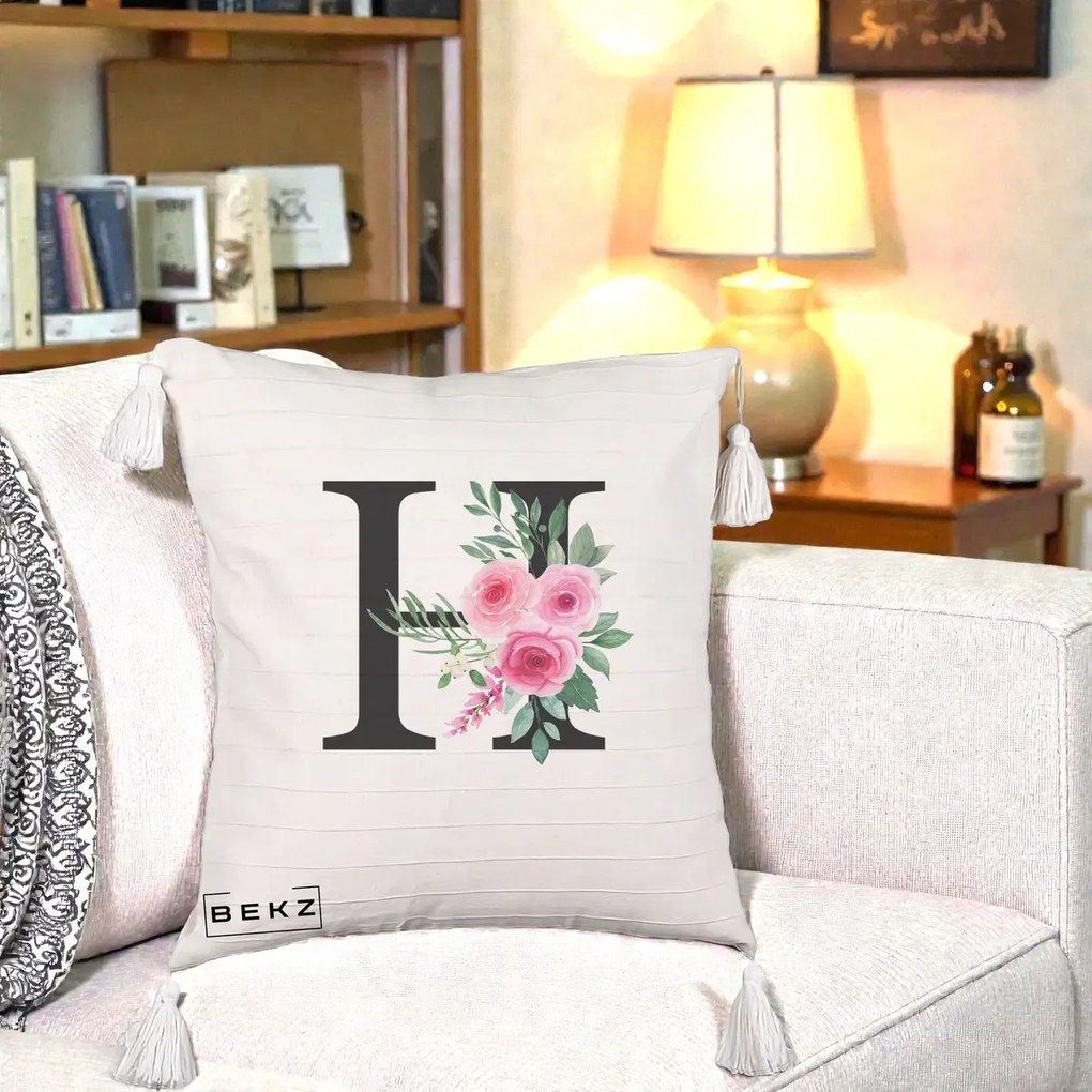 Cadou Personalizat - Perna Personalizata Monograma Florala Litera H cu Trandafiri Roz, 40x40 cm, Bej cu Franjuri, Husa Detasabila, Perna Inclusa, BEKZ®