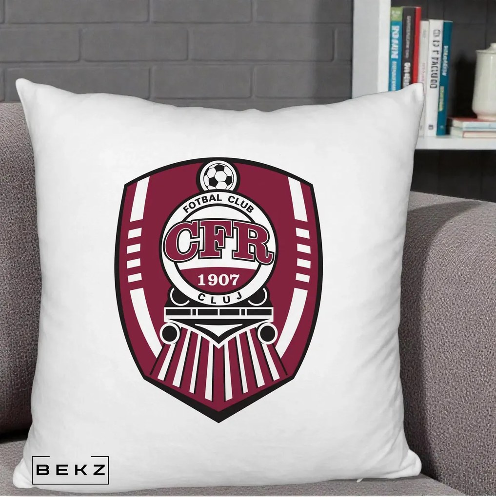Perna Personalizata CFR Cluj Fotbal Club 1907, 40x40 cm, Alb Pufos, Husa Detasabila, Perna Inclusa, BEKZ®