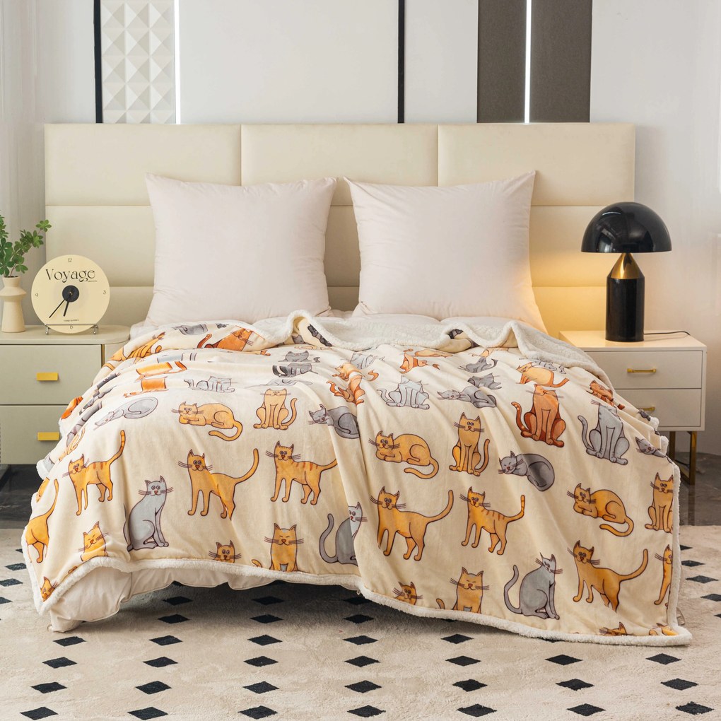 Patura miel din microplus COLORED CATS crem Dimensiune: 160 x 200 cm