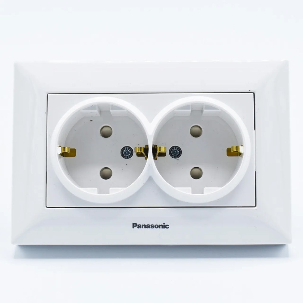 Priza dubla cu impamantare si protectie copii Arkedia Panasonic, ST, alba