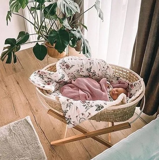 Cosulet bebe pentru dormit handmade din material ecologic Ahoj Baby natur, include stand si salteluta