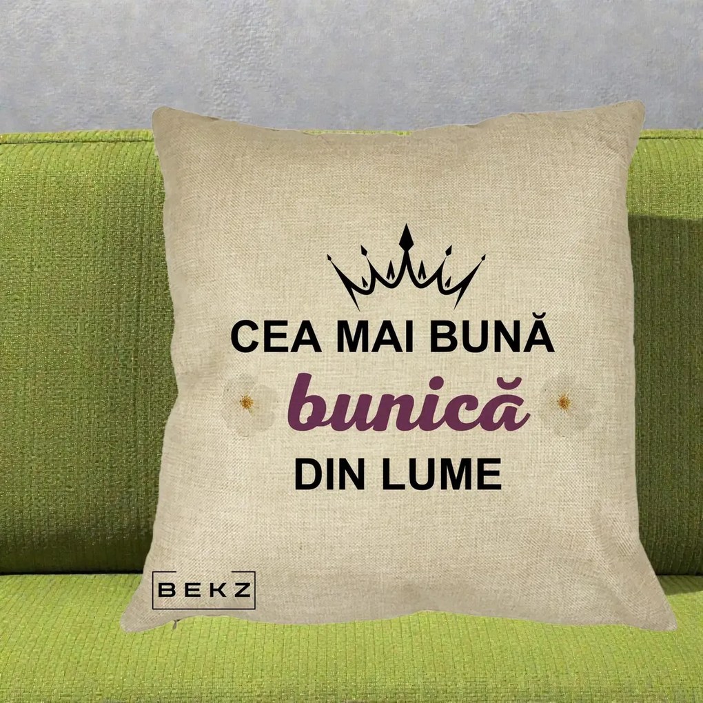 Cadou pentru Bunica - Perna Personalizata Cea Mai Buna Bunica Din Lume Coroana Mov Flori, 40x40 cm, Crem, Husa Detasabila, Perna Inclusa, BEKZ®