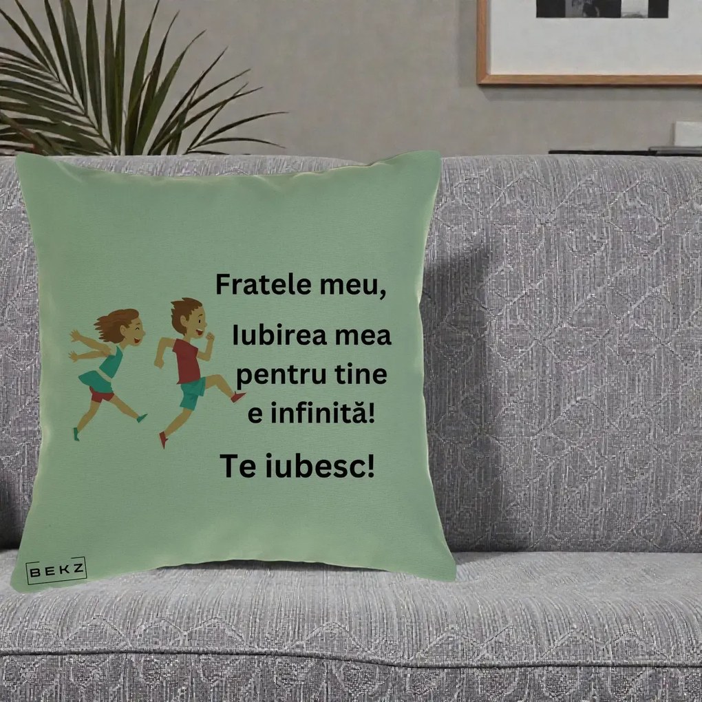 Cadou pentru Frate - Perna Personalizata Fratele Meu Te Iubesc Copii Alergand Colorat, 40x40 cm, Verde, Husa Detasabila, Perna Inclusa, BEKZ®