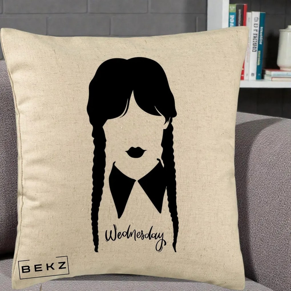 Perna Personalizata Wednesday Addams Silueta Alb-Negru, 40x40 cm, Bej, Husa Detasabila, Perna Inclusa, BEKZ®
