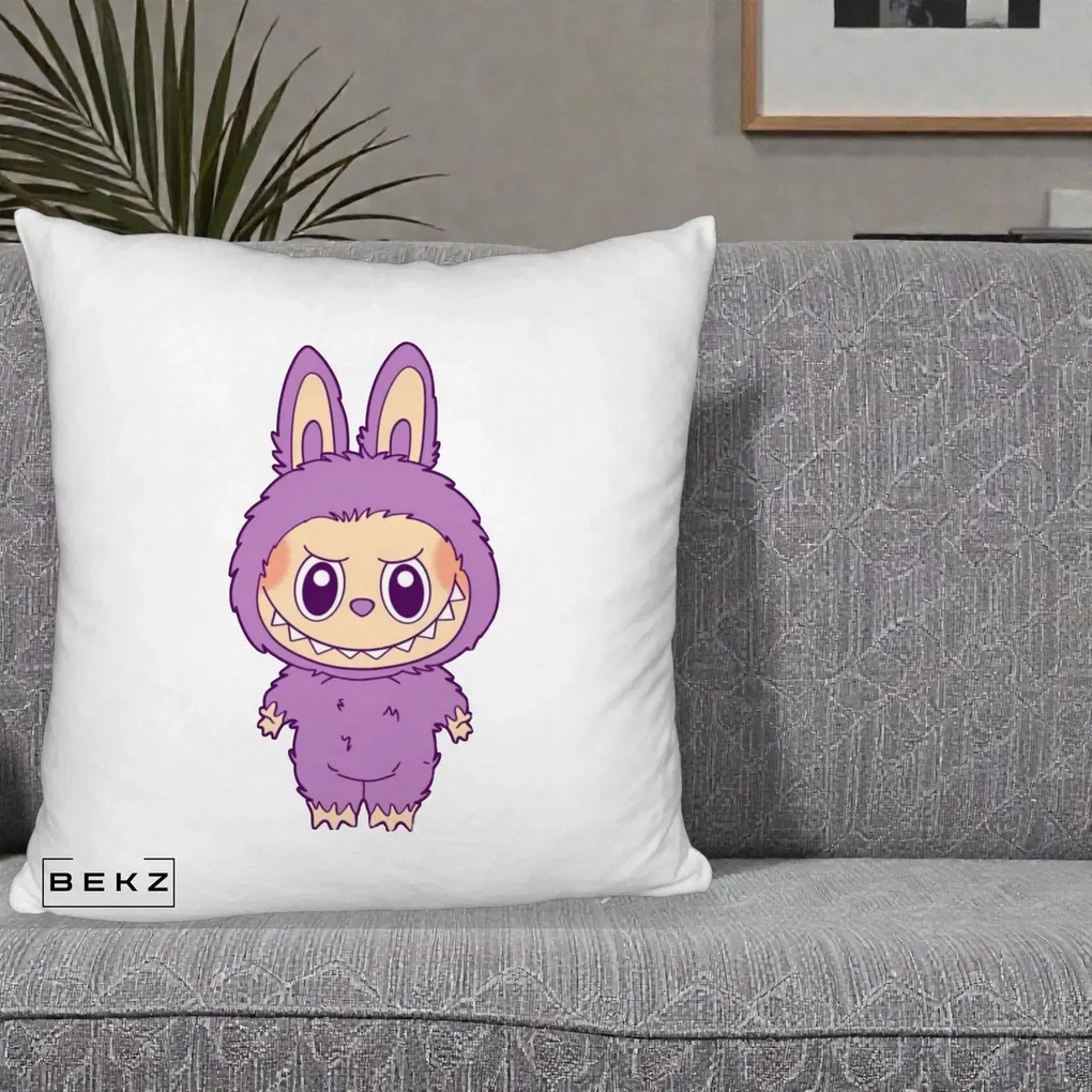 Perna Personalizata Labubu Violet Solo, 40x40 cm, Alb Pufos, Husa Detasabila, Perna Inclusa, BEKZ®