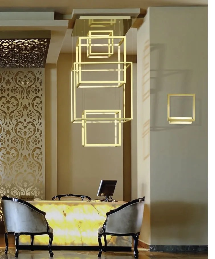 Aplica de perete LED design modern Opera aurie