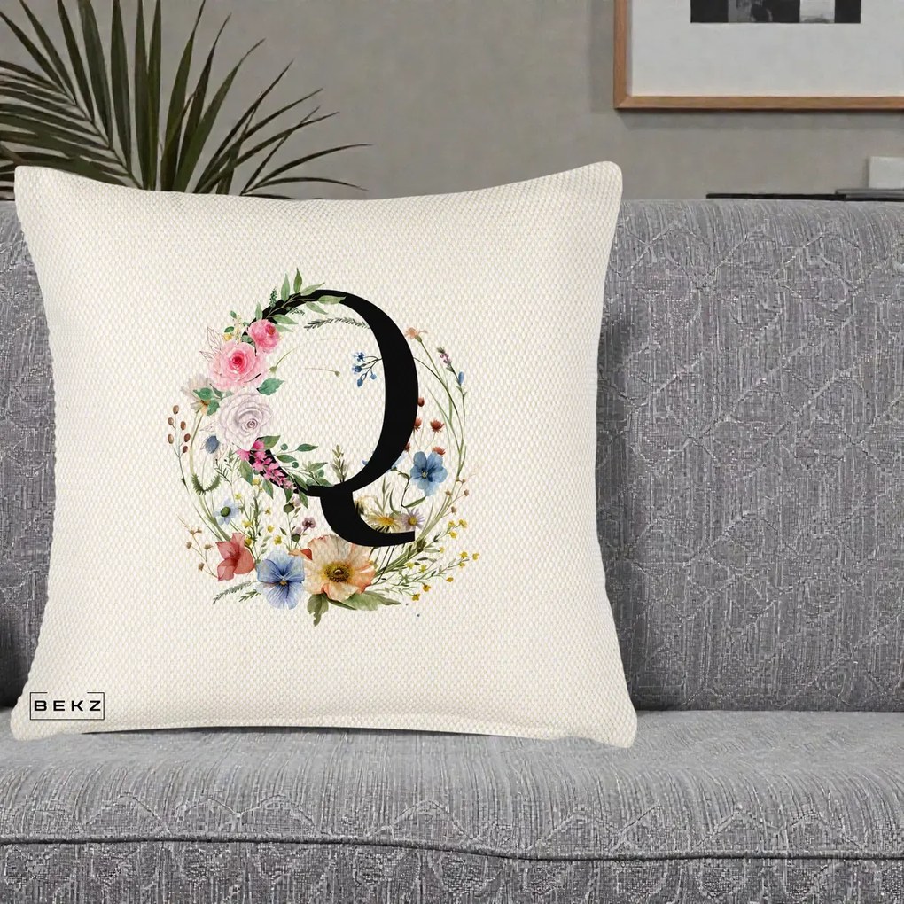 Cadou Personalizat - Perna Personalizata Monogram Litera Q cu Flori Acuarela, 40x40 cm, Crem Reliefat, Husa Detasabila, Perna Inclusa, BEKZ®