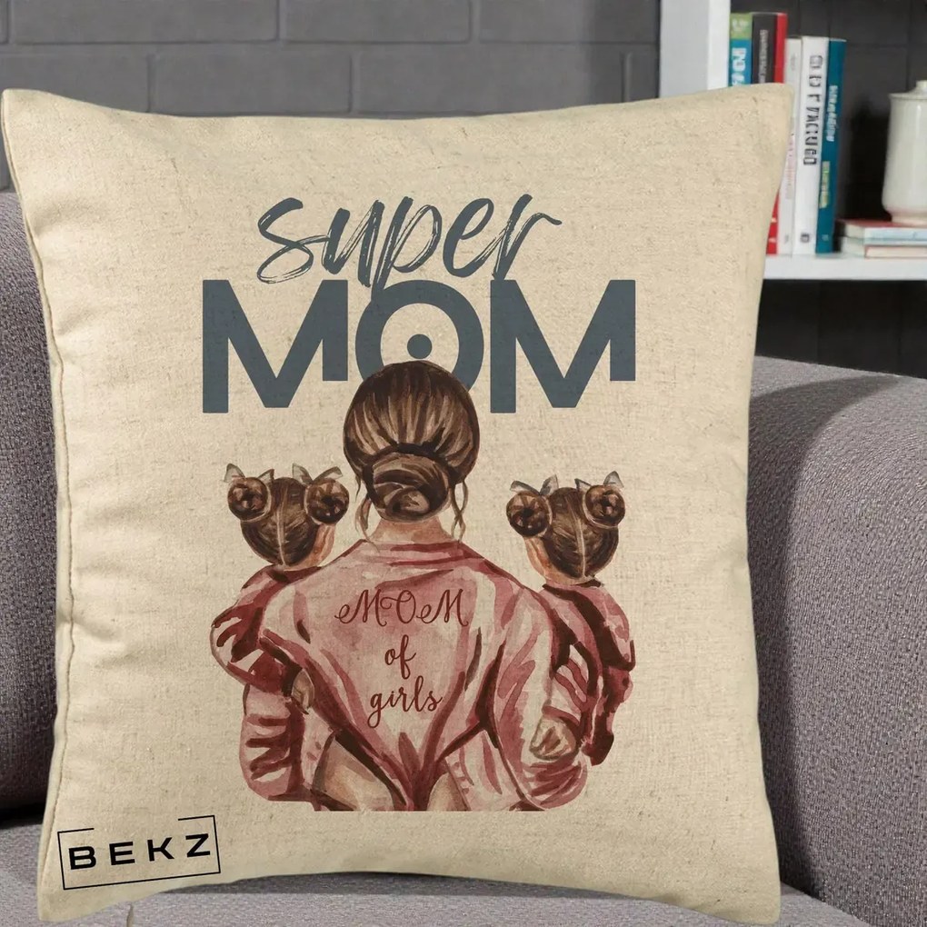 Cadou pentru Mama - Perna Personalizata Super Mom of Girls Mama cu Gemene, 40x40 cm, Bej, Husa Detasabila, Perna Inclusa, BEKZ®