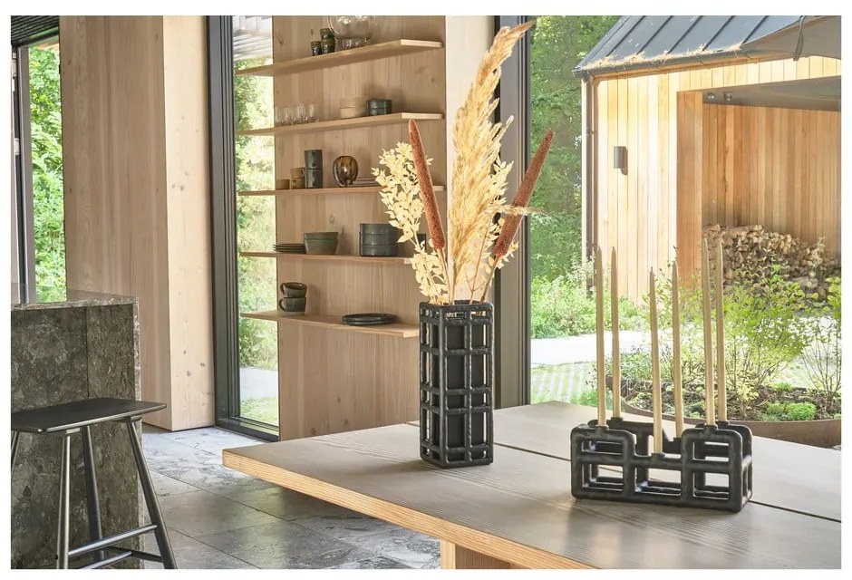 Vază neagră din polirășină lucrată manual (înălțime 30 cm) Lyst – Villa Collection