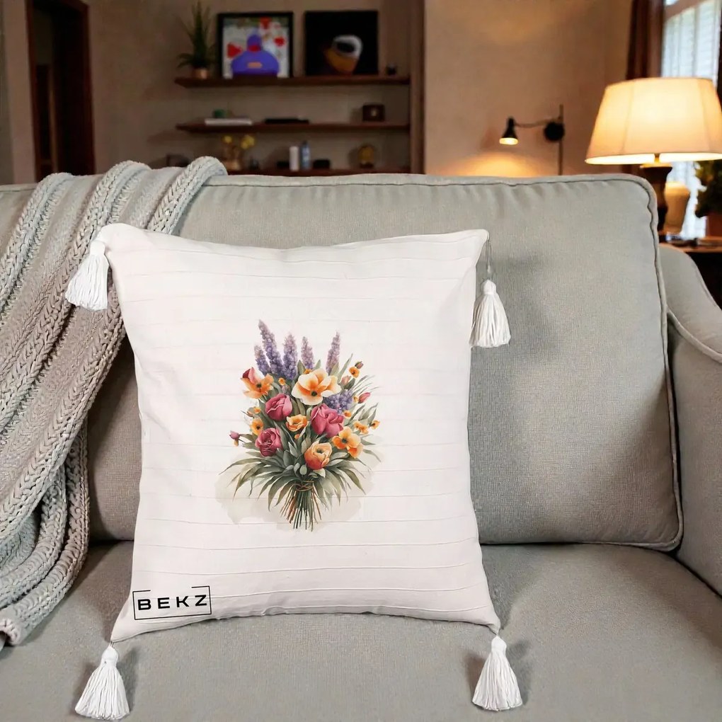 Perna Decorativa Buchet Mixt Acuarela Lavanda-Trandafiri, 40x40 cm, Bej cu Franjuri, Husa Detasabila, Perna Inclusa, BEKZ®