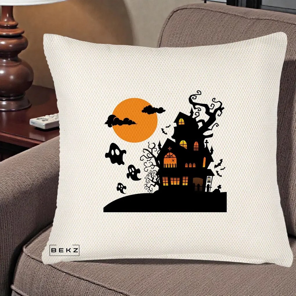 Perna Decorativa Halloween Casa Bantuita cu Fantome, 40x40 cm, Crem Reliefat, Husa Detasabila, Perna Inclusa, BEKZ®