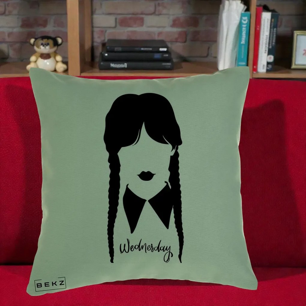 Perna Personalizata Wednesday Addams Silueta Alb-Negru, 40x40 cm, Verde, Husa Detasabila, Perna Inclusa, BEKZ®