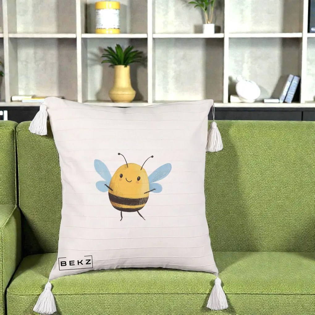 Perna Decorativa Buburuza pe Trifoi cu Patru Foi, 40x40 cm, Bej cu Franjuri, Husa Detasabila, Perna Inclusa, BEKZ®