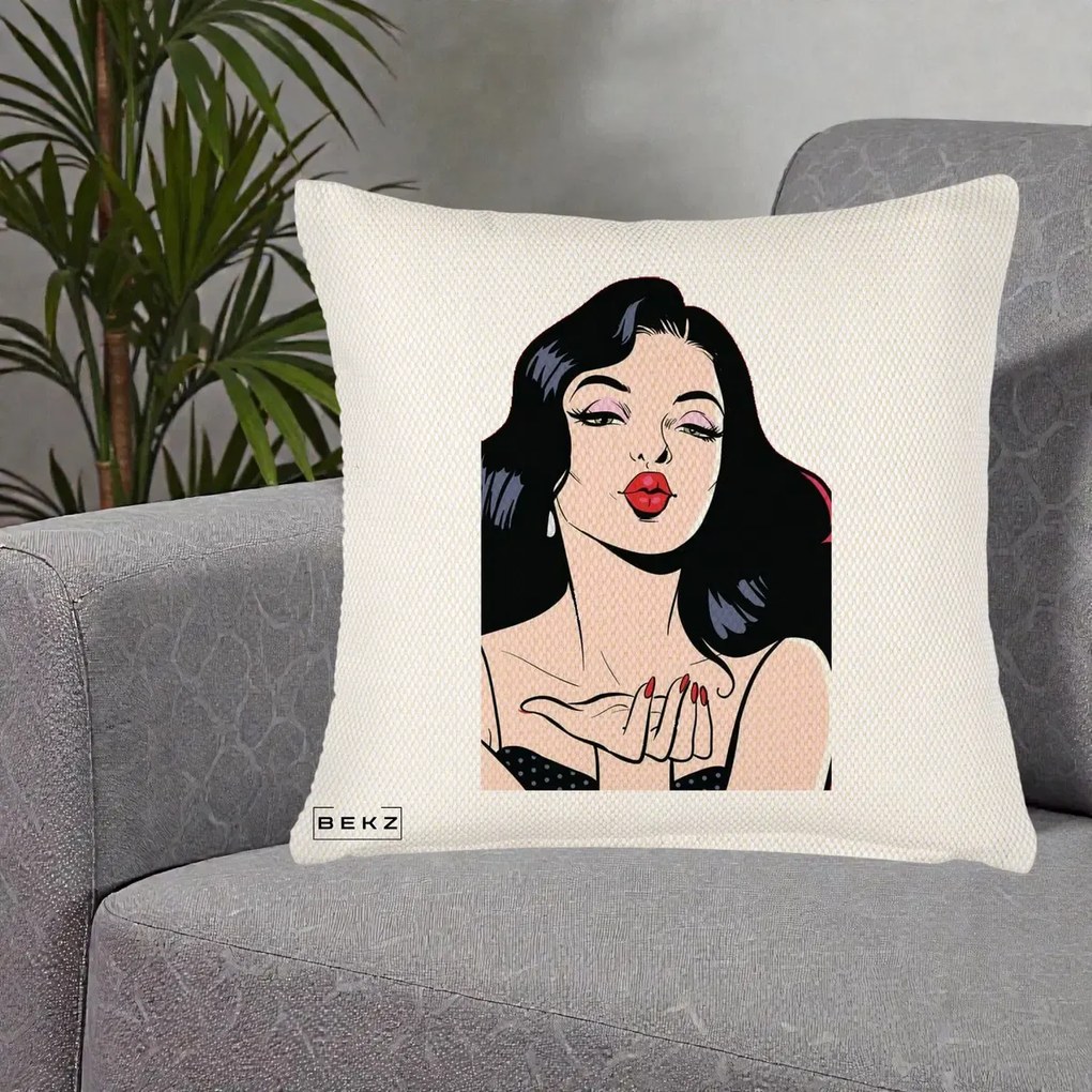 Perna Decorativa Femeie Pop-Art Kiss, 40x40 cm, Crem Reliefat, Husa Detasabila, Perna Inclusa, BEKZ®