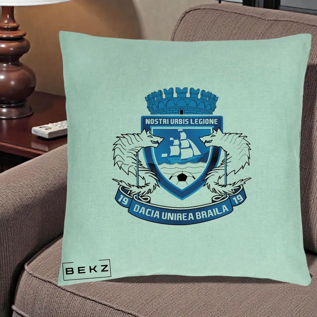 Perna Personalizata Dacia Unirea Braila 1919 Fotbal, 40x40 cm, Verde Menta, Husa Detasabila, Perna Inclusa, BEKZ®