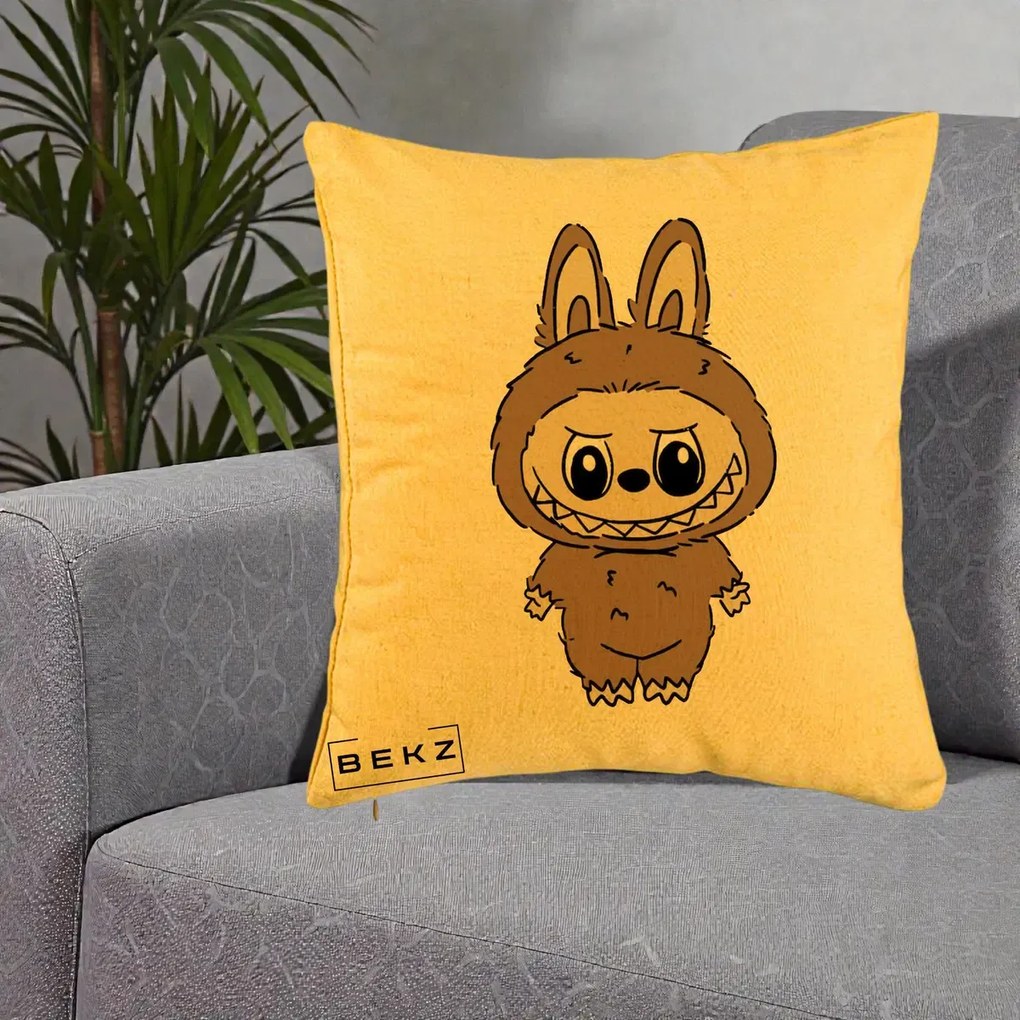Perna Personalizata Labubu Maro Natural Solo, 40x40 cm, Galben, Husa Detasabila, Perna Inclusa, BEKZ®