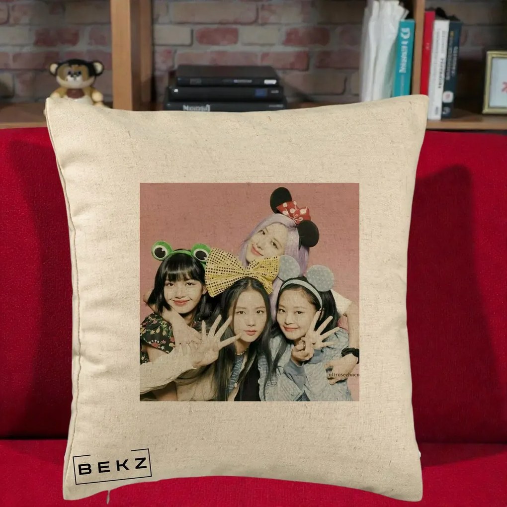 Perna Personalizata K-pop BLACKPINK Accesorii Haioase, 40x40 cm, Bej, Husa Detasabila, Perna Inclusa, BEKZ®