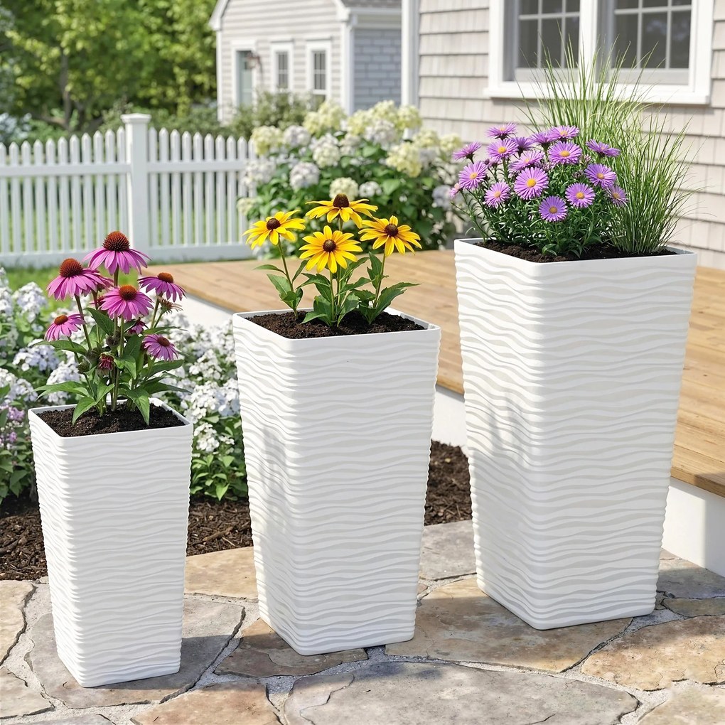 Outsunny Set de 3 Ghivece de Exterior Suprapozabile cu Model Ondulat, Ghivece Pătrate din Plastic pentru Flori cu Orificii de Drenaj, 42/55/65 cm, Alb, Negru, Maro | Aosom Romania