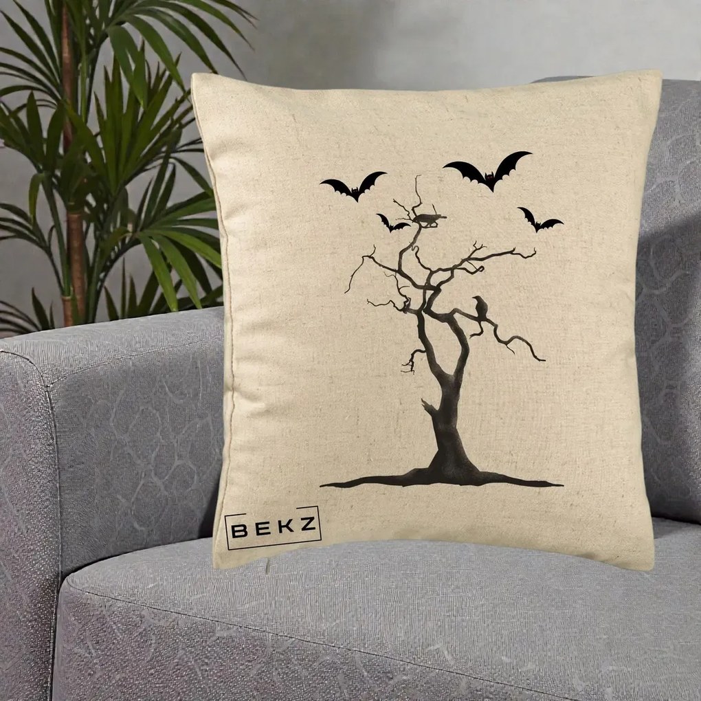 Perna Decorativa Halloween Copac cu Lilieci Alb-Negru, 40x40 cm, Bej, Husa Detasabila, Perna Inclusa, BEKZ®