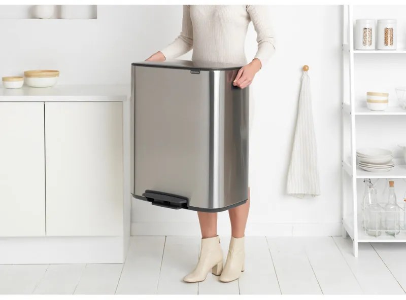 Cos de gunoi cu pedala Brabantia Bo Pedal 1003186, 60 L, Inchidere lina, Baza antiderapanta, Rezistent la amprente, Inox/Mat