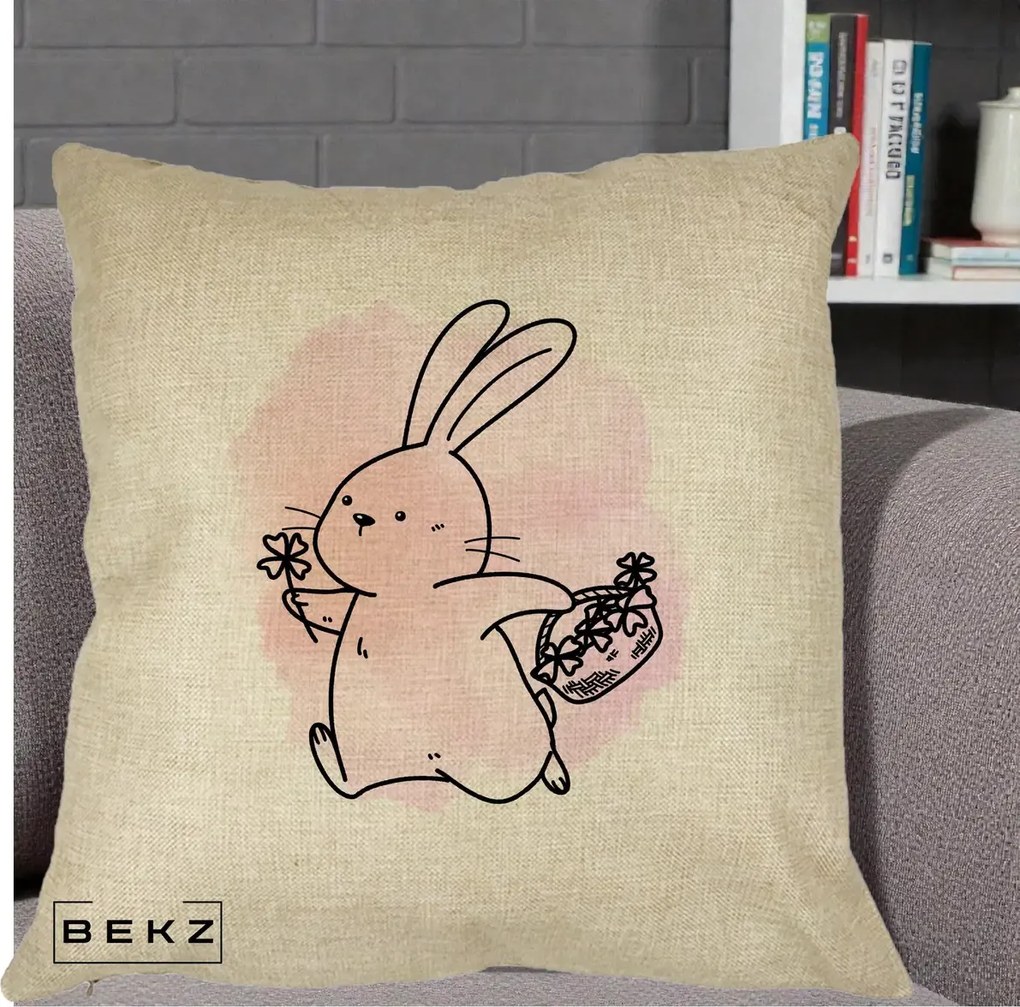 Perna Decorativa Iepuras Kawaii cu Cosulet Floral, 40x40 cm, Crem, Husa Detasabila, Perna Inclusa, BEKZ®
