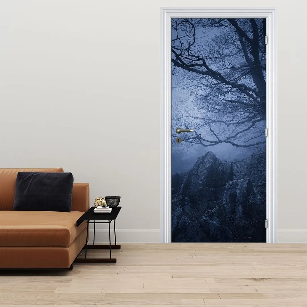 Fototapet pentru ușă - Pădurea întunecată (95x205cm)