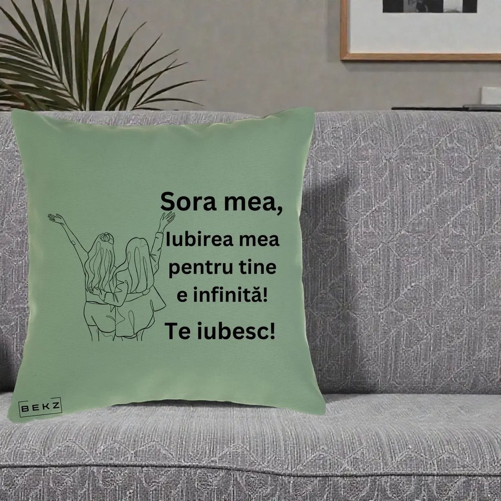 Cadou pentru Sora - Perna Personalizata Sora Mea Te Iubesc Line Art Doua Fete cu Brate Ridicate, 40x40 cm, Verde, Husa Detasabila, Perna Inclusa, BEKZ®