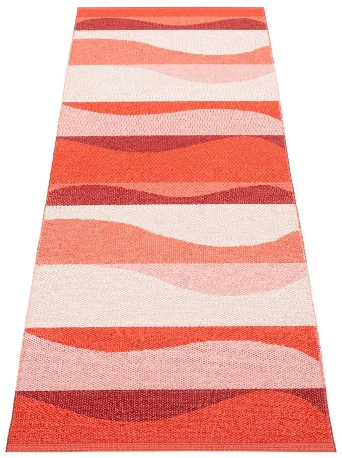 Covor tip traversă pentru interior și exterior roșu 70x200 cm Urvi Fire – Pappelina