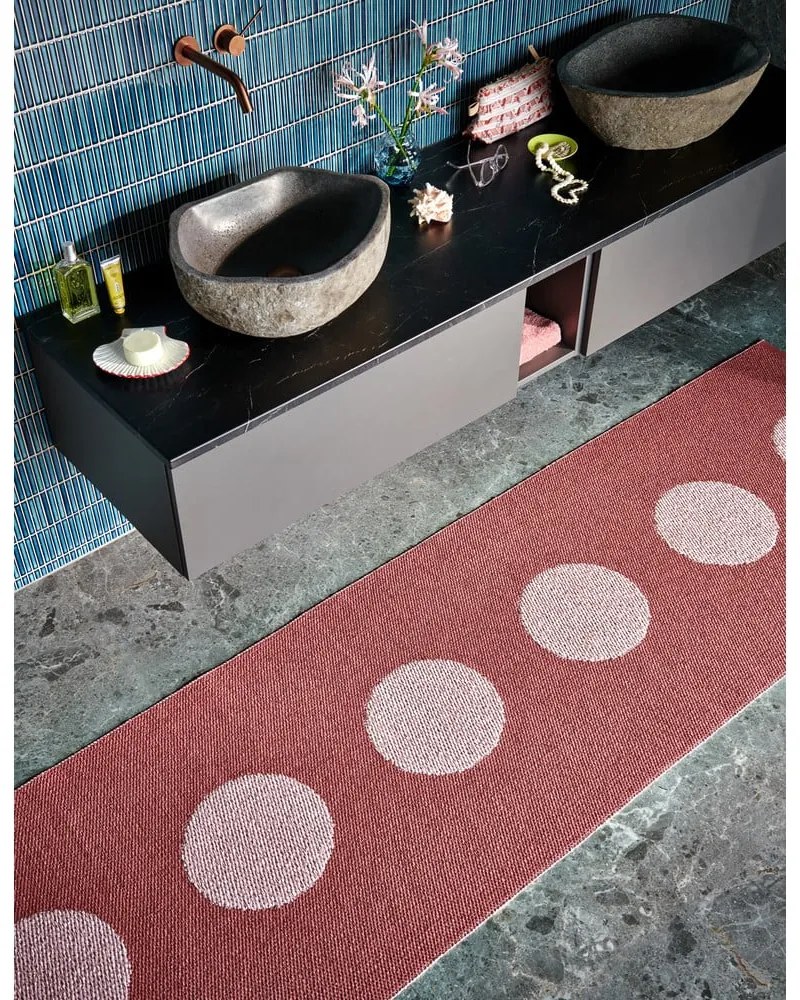 Covor tip traversă pentru interior și exterior roșu deschis 70x280 cm Vera Pop Blush – Pappelina