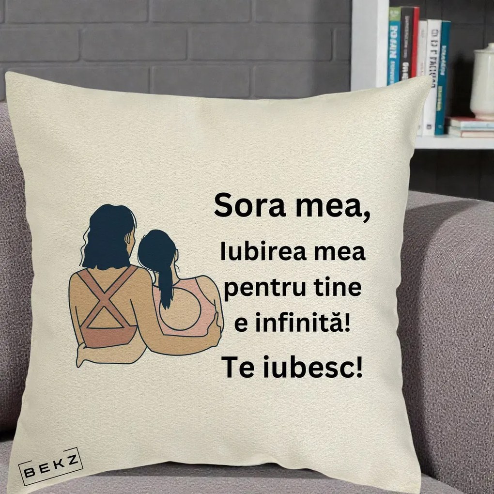 Cadou pentru Sora - Perna Personalizata Sora Mea Te Iubesc Doua Fete Fashioniste Line Art, 40x40 cm, Ecru, Husa Detasabila, Perna Inclusa, BEKZ®