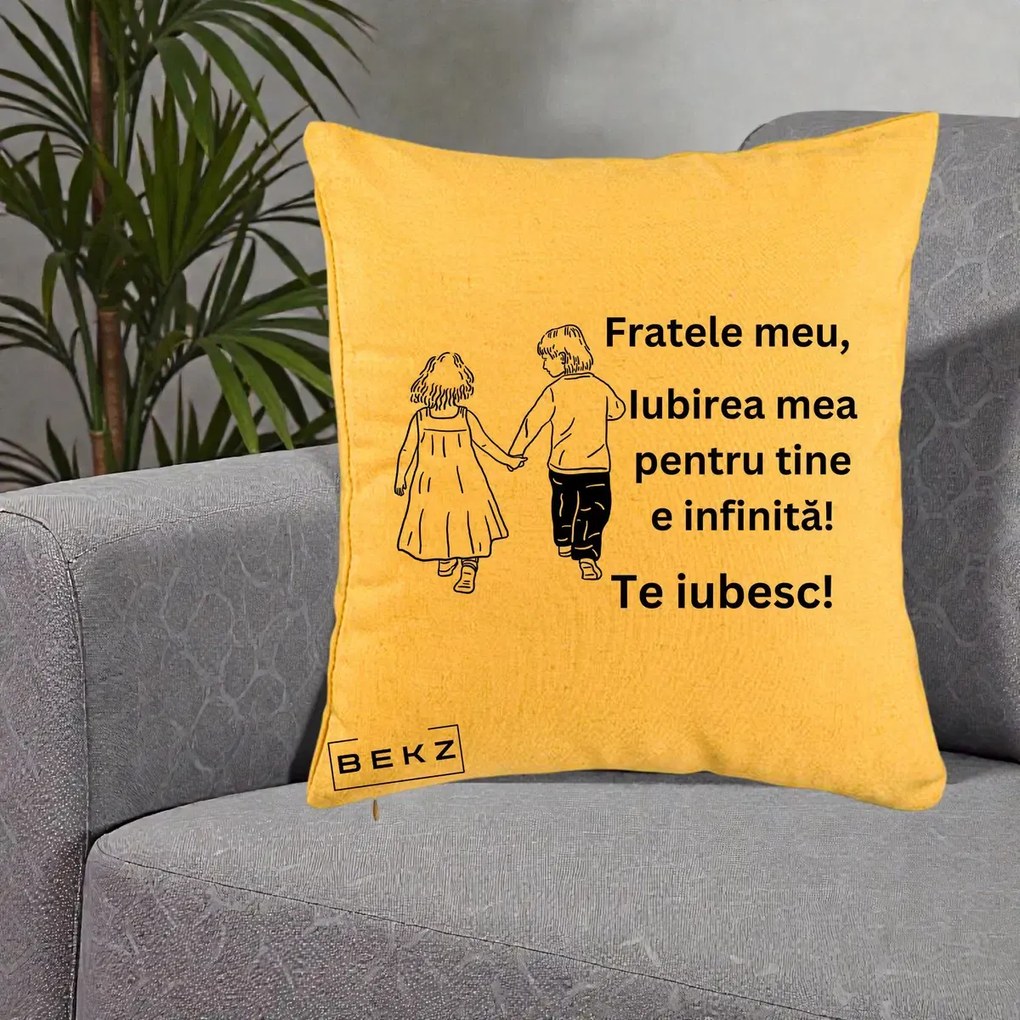 Cadou pentru Frate - Perna Personalizata Fratele Meu Te Iubesc Copii Tinand Maini Varianta 2, 40x40 cm, Galben, Husa Detasabila, Perna Inclusa, BEKZ®